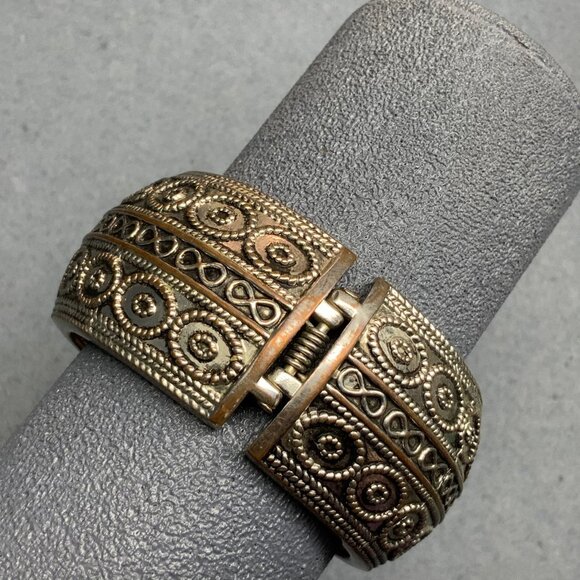 Antiqued Hinged Bangle Bracelet 2.5 In Silver Copper Ornate Detailed Retro BoHo - Picture 4 of 6